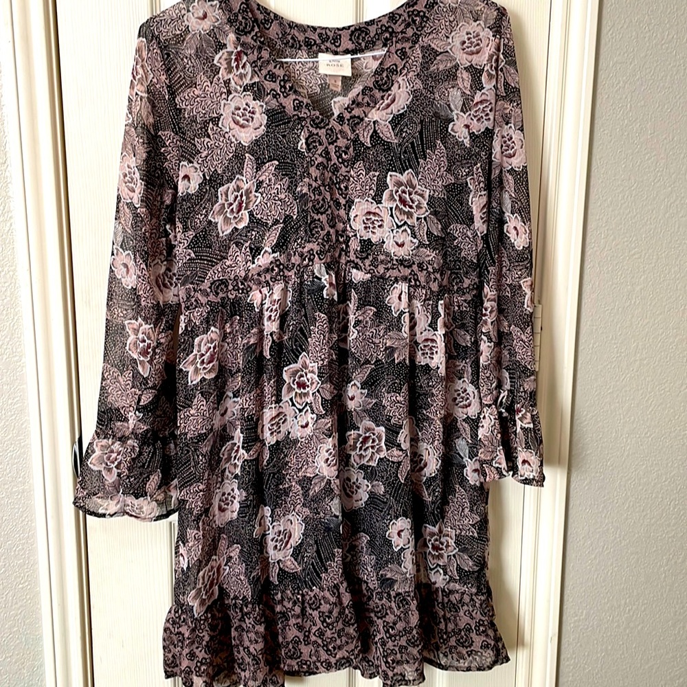 Clear out sale Knox Rose Small dress with sheer outer layer with black lining.
